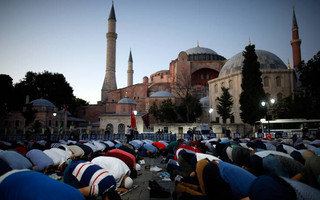 Έρευνα Κάπα Research: Τι πιστεύουν Έλληνες και Τούρκοι για την μετατροπή της Αγίας Σοφίας σε τζαμί