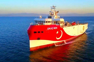 Παιχνίδια των Τούρκων με το Oruc Reis στο Αιγαίο: Ανακοίνωσε ότι ξεκινά έρευνες