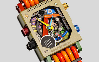 Το εκπληκτικό ρολόι που φτιάχνεται από ανακυκλωμένα προϊόντα τεχνολογίας
