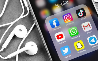 Facebook και Instagram Facebook και Instagram
