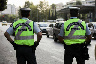 Δύο συλλήψεις κατά τη διάρκεια των ελέγχων για την εφαρμογή των μέτρων για τον κορονοϊό