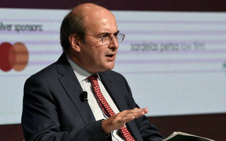 Χατζηδάκης: Το 2021 έτος εφαρμογής του πλαισίου για την αναδοχή και την υιοθεσία