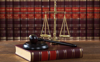 ΕΔΕ: Στοχοποιούν δικαστές που κρίνουν υποθέσεις οικογενειακής φύσης