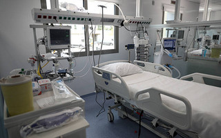Εγκαίνια για τις 50 ΜΕΘ στο νοσοκομείο «Η Σωτηρία» με δωρεά της Βουλής