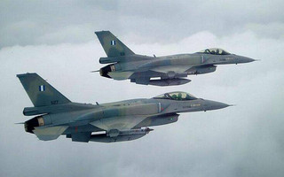 F-16 στον ουρανό F-16 στον ουρανό