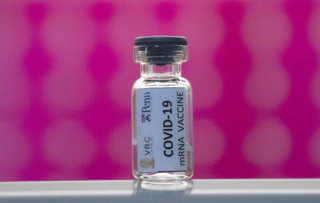 Αισιοδοξία για το εμβόλιο της Οξφόρδης: Τι έδειξαν τα πρώτα αποτελέσματα δοκιμών