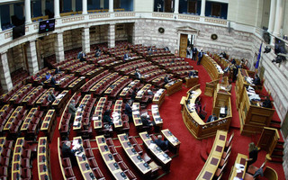 Τροπολογία του ΣΥΡΙΖΑ στη Βουλή για τη δημοσίευση των πρακτικών της επιτροπής λοιμωξιολόγων
