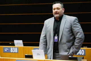 Συνελήφθη στο σπίτι του από άνδρες της Interpol ο ευρωβουλευτής Γιάννης Λαγός