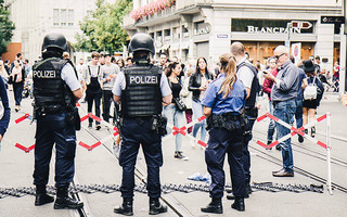 Η αστυνομία ταυτοποίησε ως τζιχαντίστρια τη γυναίκα πίσω από την επίθεση στην Ελβετία