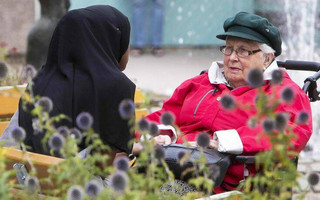 Σουηδία: Σοβαρές ελλείψεις στη φροντίδα ασθενών με Covid-19 στα γηροκομεία