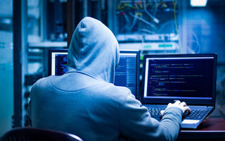 Ισχυρό χτύπημα στο Darknet: Πάνω από 320.000 συναλλαγές με κέρδη σε κρυπτονομίσματα πολλών εκατομμυρίων