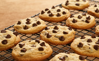Εύκολα cookies με κομμάτια σοκολάτας