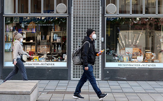 Για νέο κύμα του κορονοϊού το φθινόπωρο προειδοποιεί καθηγήτρια ιολογίας