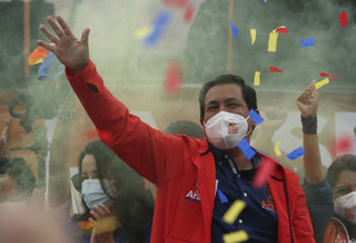 Εκλογές στον Ισημερινό: Μπέρδεμα με το δικαίωμα ψήφου του βασικού υποψηφίου της αριστεράς