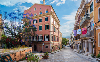 Il posto a Corfù viaggia nell’Italia meridionale