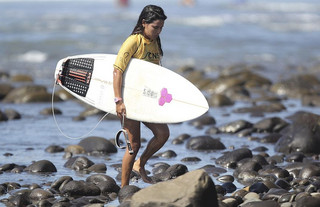 22χρονη σέρφερ σκοτώθηκε από κεραυνό στη θάλασσα: Έκανε προπόνηση σε παραλία του Ελ Σαλβαδόρ