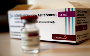 Εμβόλιο AstraZeneca: Ασφαλές και αποτελεσματικό αποφάνθηκε ο ΕΜΑ &#8211; Πώς αντιδρούν οι χώρες που το είχαν βάλει «στον πάγο»