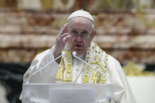 Ο πάπας Φραγκίσκος ζητά από τους πιστούς να προσευχηθούν στην Παρθένο για τον κορονοϊό