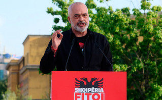 Στην Αθήνα αύριο ο Αλβανός πρωθυπουργός για τα εγκαίνια έκθεσης ζωγραφικής
