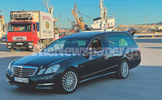 Γλυκά Νερά: Θρήνος στο λιμάνι του Βόλου για την 20χρονη – Τραγική φιγούρα η μητέρα της