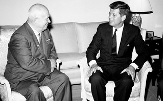Εξήντα χρόνια από την ιστορική συνάντηση Κένεντι &#8211; Χρουστσόφ στη Βιέννη