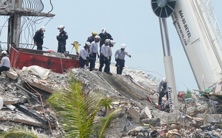 Κατάρρευση κτιρίου στo Μαϊάμι: Σβήνουν οι ελπίδες για τον εντοπισμό επιζώντων