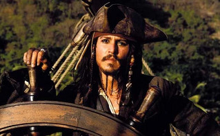 Τζόνι Ντεπ: Ένα βήμα πριν επιστρέψει στους «Πειρατές της Καραϊβικής» &#8211; Η Disney προσφέρει 300 εκατ. δολάρια