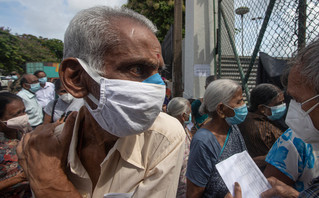 Ινδία: Σε καθοδική τροχιά το δεύτερο κύμα πανδημίας