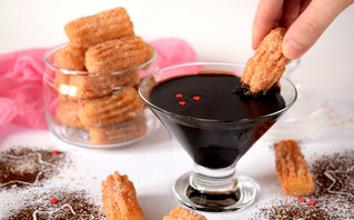Τραγανές μπουκιές churros