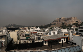 Φωτιά στην Βαρυμπόμπη: «Πνίγηκε» η Αθήνα από τον καπνό – Δείτε εικόνες από  την Ακρόπολη και το κέντρο - Newsbeast