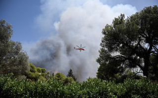 ΑΔΜΗΕ: Επανήλθαν τα κυκλώματα υπερυψηλής τάσης &#8211; Σε εξέλιξη η φωτιά στη Βαρυμπόμπη