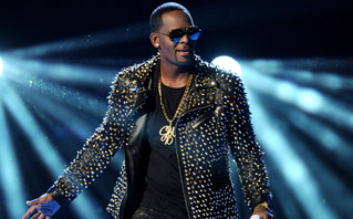 Ο τραγουδιστής Ρ. Κέλι (R. Kelly) Ο τραγουδιστής Ρ. Κέλι (R. Kelly)
