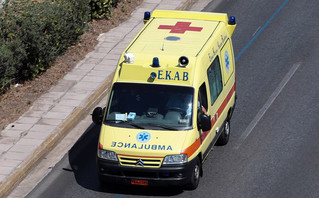 Τραγωδία στη Μεσσηνία: Αυτοκίνητο που οδηγούσε 23χρονη παρέσυρε και σκότωσε 55χρονο που κατέβηκε από λεωφορείο