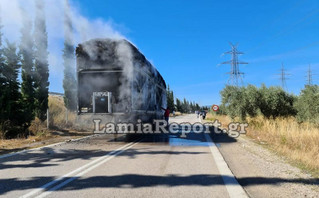 Φωτιά σε νταλίκα έξω από τη Λαμία