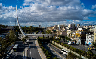 Λεωφόρος Μεσογείων και πεζογέφυρα Κατεχάκη