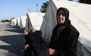 Δεύτερη νύχτα σε σκηνές οι κάτοικοι στο Αρκαλοχώρι Δεύτερη νύχτα σε σκηνές οι κάτοικοι στο Αρκαλοχώρι
