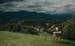 Το Love Van διέσχισε τα βουνά της Σλοβενίας: Ο Λευτέρης Παρασκευάς περιγράφει στο Newsbeast το ταξίδι του
