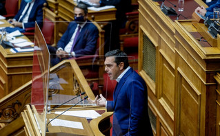 Τσίπρας και Μητσοτάκης στη Βουλή Τσίπρας και Μητσοτάκης στη Βουλή