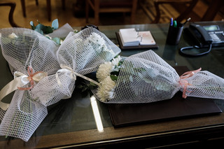 Λουλούδια στο γραφείο στην Βουλή, της προέδρου του Κινήματος Αλλαγής Φώφης Γεννηματά, λίγη ώρα μετά την ανακοίνωση του θανάτου της, Δευτέρα 25 Οκτωβρίου 2021