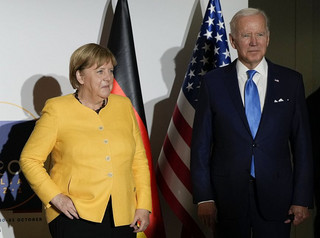 G20: Συνάντηση Μπάιντεν με την απερχόμενη καγκελάριο Άνγκελα Μέρκελ