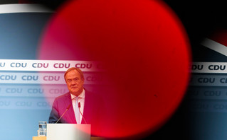 Ο πρόεδρος του πρόεδρος του CDU Άρμιν Λάσετ (Armin Laschet) μιλά σε δημοσιογράφους