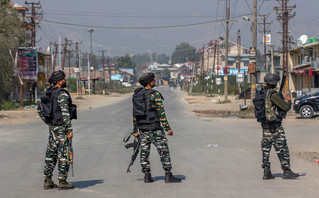 Στρατιώτες στο Κασμίρ