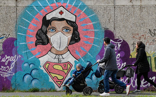 Γκράφιτι στη Γερμανία, εν μέσω της πανδημίας του κορονοϊού: Οι υγειονομικοί ως ήρωες