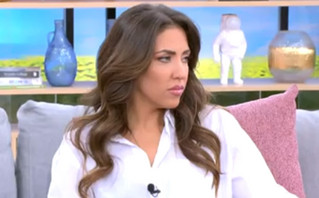 Η τραγουδίστρια Αντονέλλα Η τραγουδίστρια Αντονέλλα