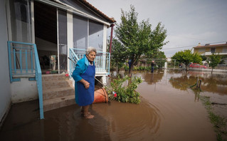 Απόγνωση στα πλημμυρισμένα σπίτια στην Εύβοια