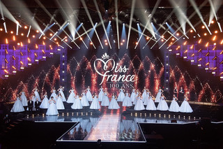 Ο διαγωνισμός Miss France δέχτηκε μήνυση γιατί απαίτησε οι διαγωνιζόμενες να είναι 1,70 μ., άγαμες, χωρίς παιδί