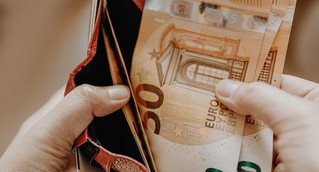 Χρήματα σε πορτοφόλι Χρήματα σε πορτοφόλι