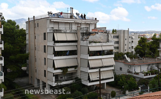 Έπεσε μπαλκόνι πολυκατοικίας στο Χαλάνδρι