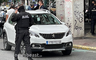 Αυτοκίνητο εμβόλισε περιπολικό στο κέντρο της Αθήνας