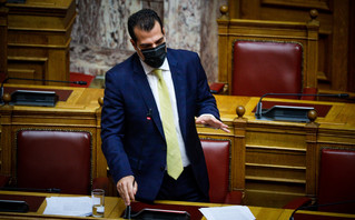 Ο Θάνος Πλεύρης στη Βουλή Ο Θάνος Πλεύρης στη Βουλή